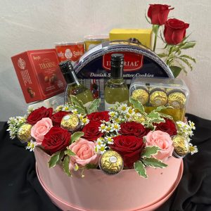 Festive Hamper (Roses)